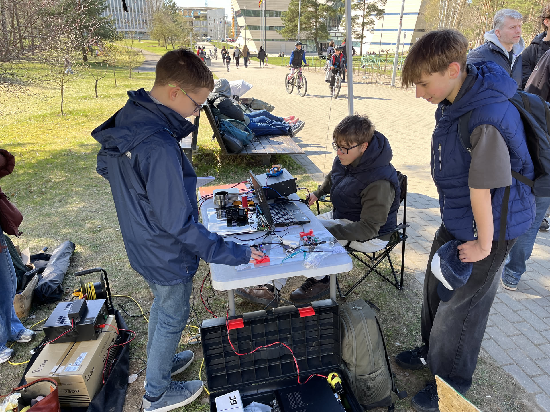 Jaunimas domisi VU RK veikla, Morzės kodu